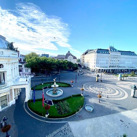 Modern Apartment In Historic City Center Old Town ブラチスラヴァ エクステリア 写真