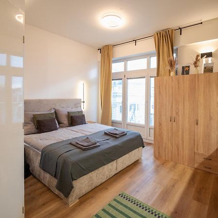 Modern Apartment In Historic City Center Old Town ブラチスラヴァ エクステリア 写真