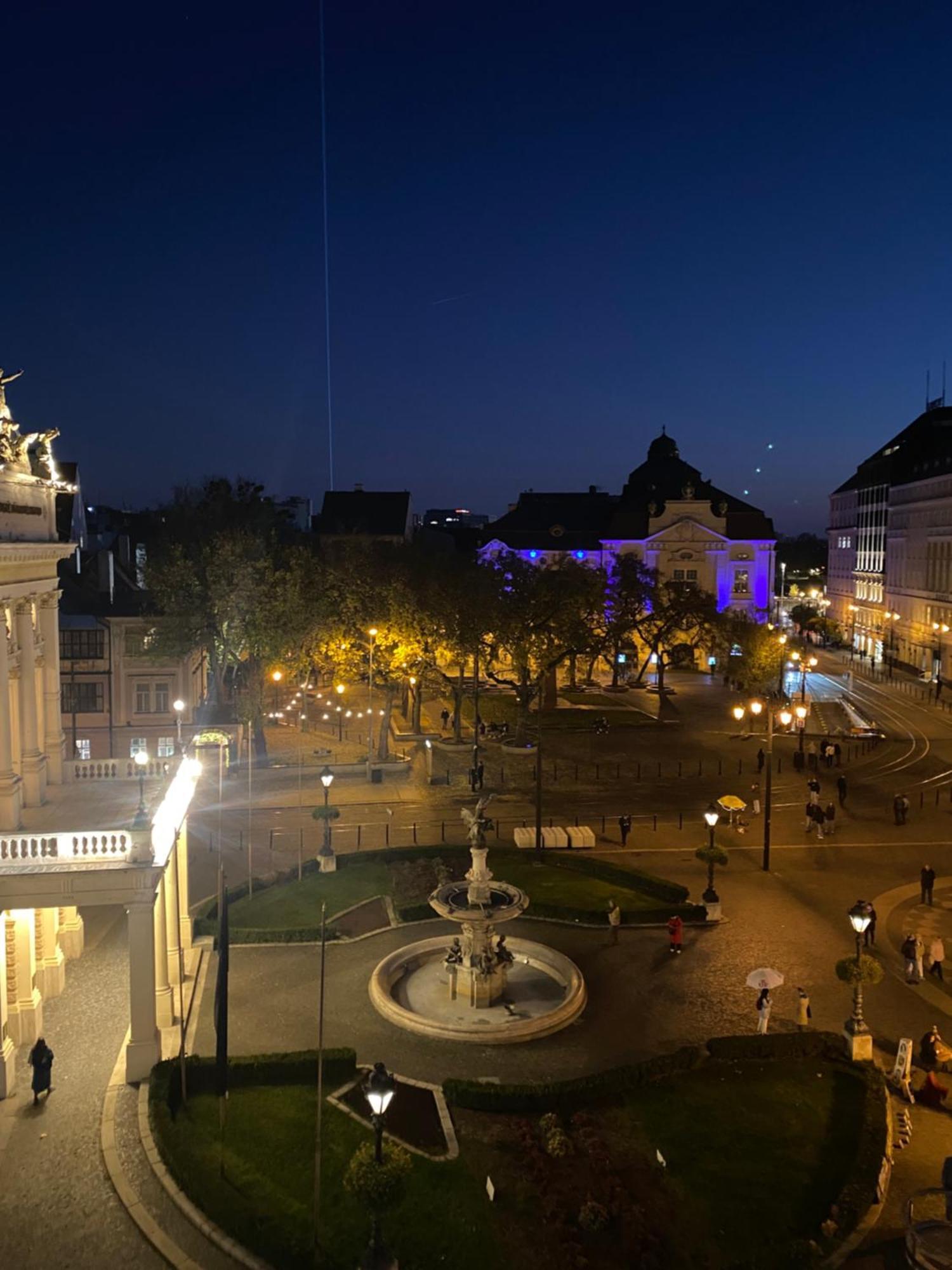 Modern Apartment In Historic City Center Old Town ブラチスラヴァ エクステリア 写真